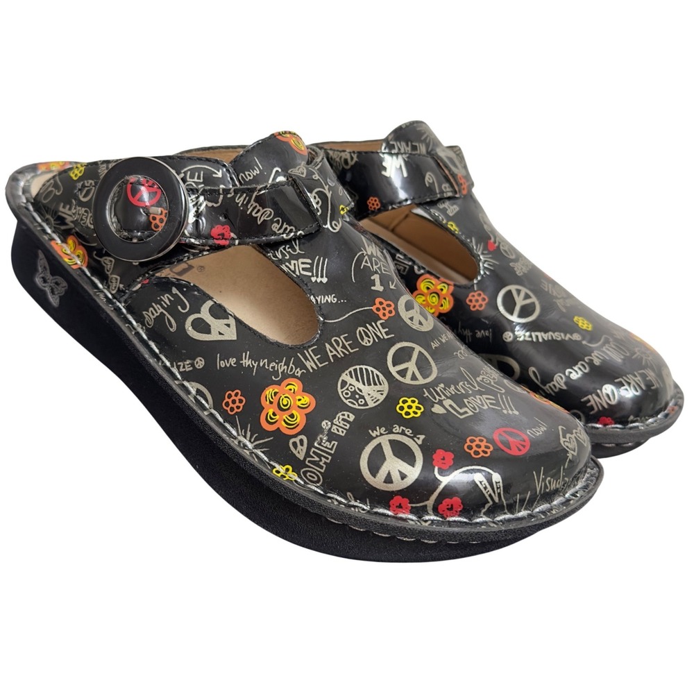 Alegria Peace Love Clogs 38 Women's size 8 - 8.5 Patent Leather Slip On ALG-311